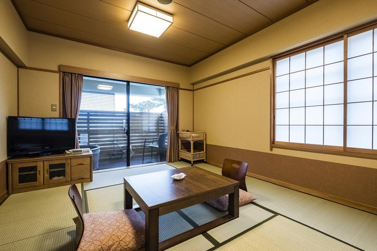 New Tomiyoshi Hotel Atami  Bagian luar foto