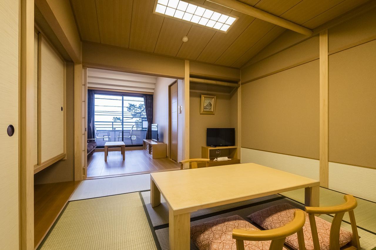 New Tomiyoshi Hotel Atami  Bagian luar foto